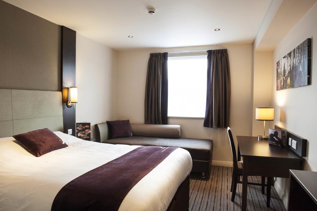 Premier Inn 奇切斯特 外观 照片