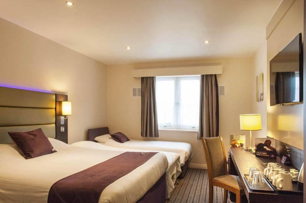 Premier Inn 奇切斯特 外观 照片